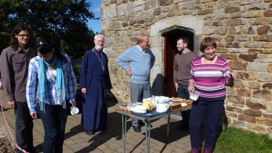 Beginning to gather ... not sure where the others have got to!